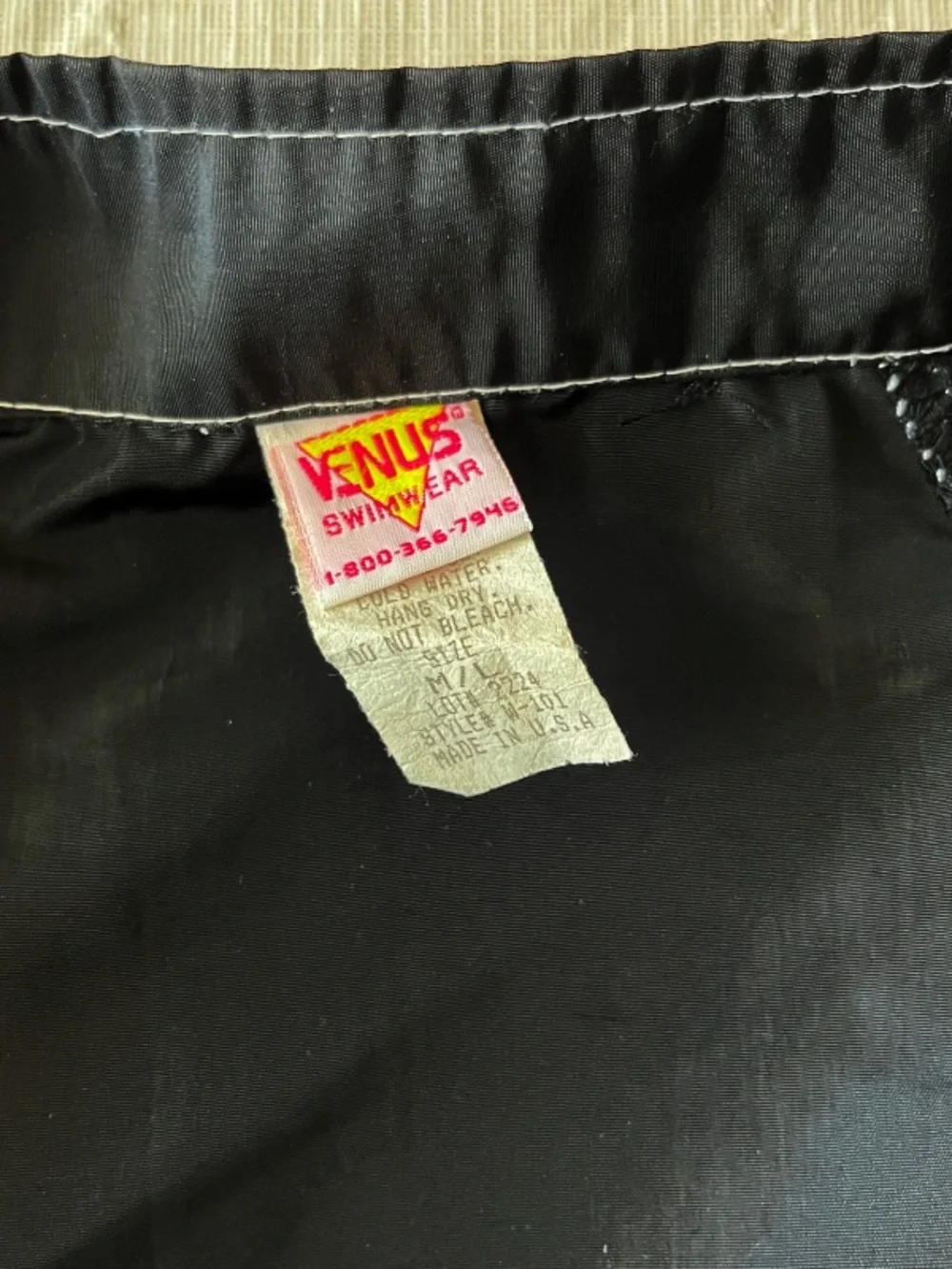 Vintage‎ Venus Black Zip Front Crop Fit Swim Jacket